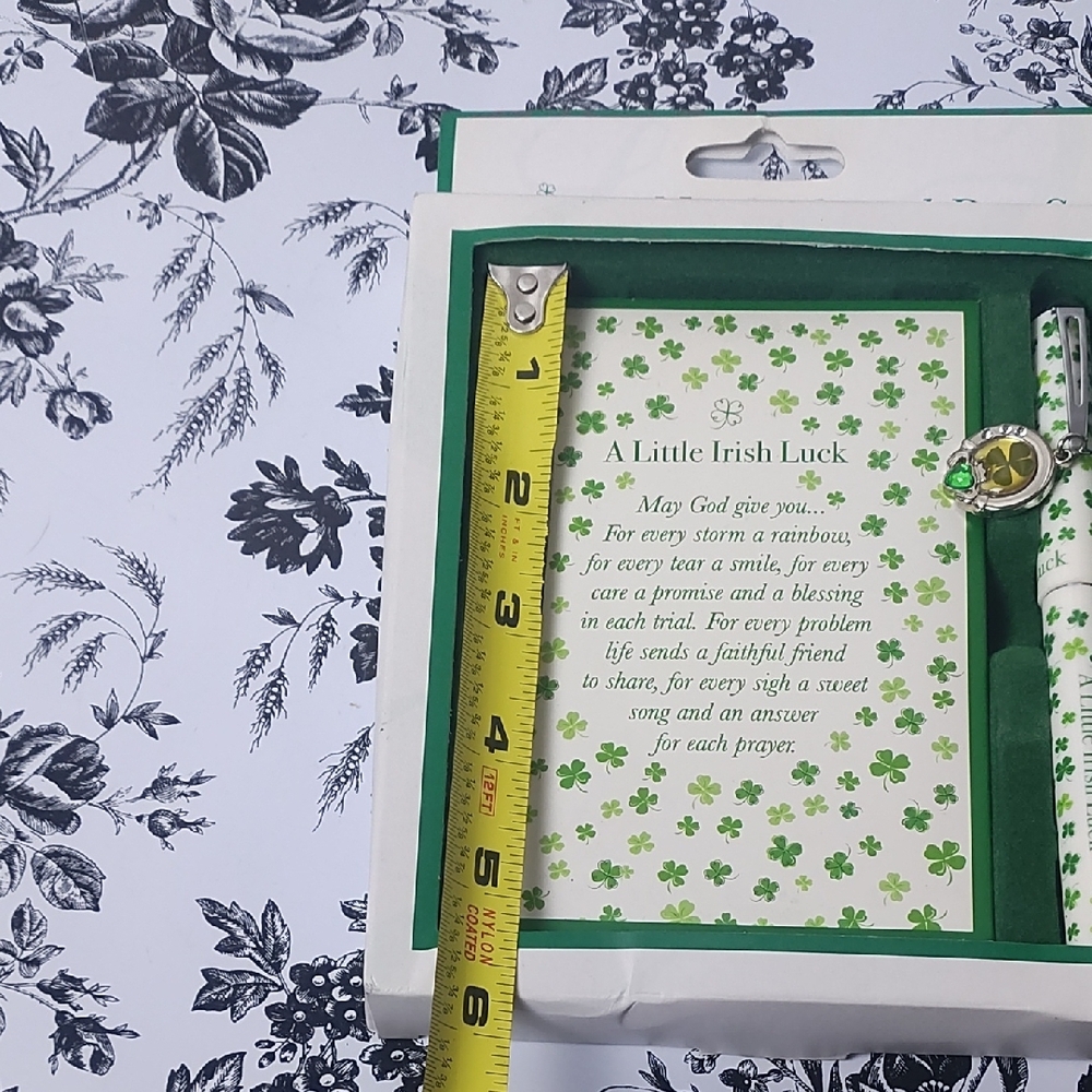 Green Notebook and‎ Pen Set - Picture 7 of 8